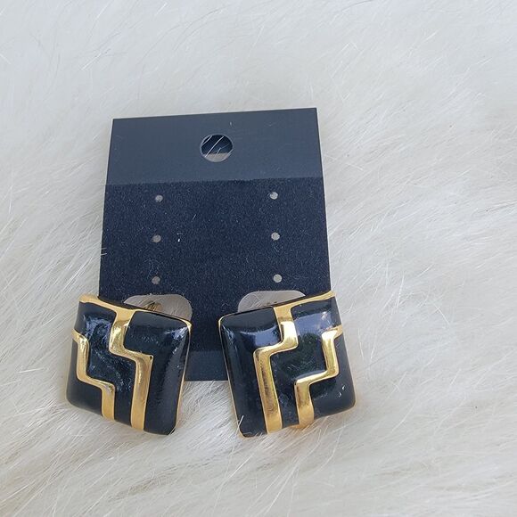 MONET  Vintage Gold Tone Black Enamel Round Clip Earrings Signed - Picture 1 of 4